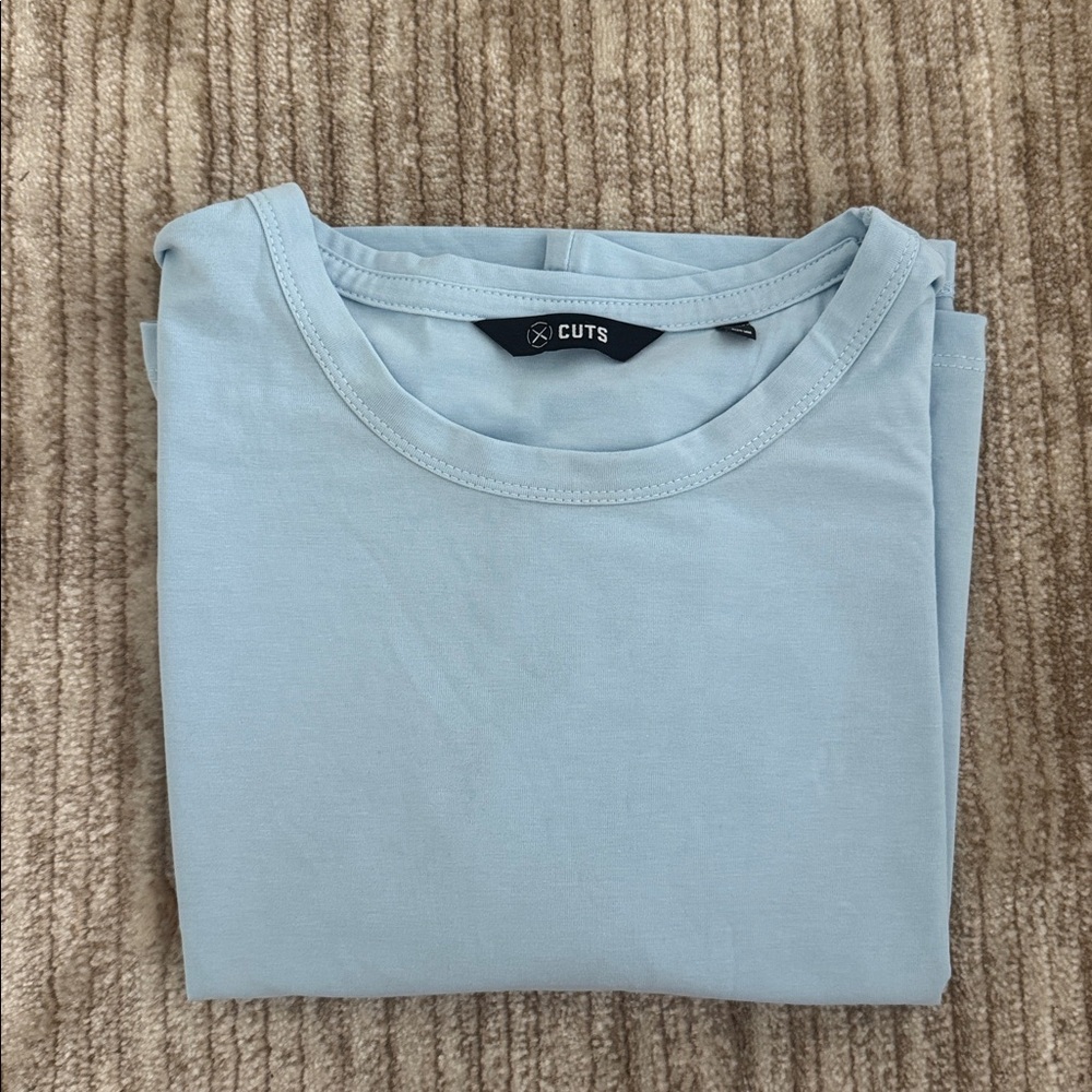 Cuts Clothing Sky Blue Women's Short Sleeve Cropped Tee
